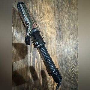 Conair Instant Heat Curling Iron 1 inch Curling Iron 25 Heat Settings Black.